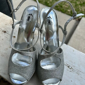 Fioni look lop Shimmery Silver Heels with Slingback Strap